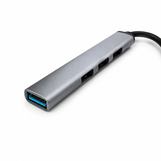 Spacegrauer USB-A Hub mit USB 3.0 Anschluss und drei seitlichen USB 2.0 Buchsen